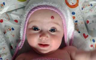 Почему и когда у ребенка начинают появляться родинки