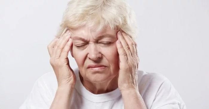 Почему болит сердце и кружится голова