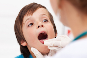 Болит желудок спина ком в горле